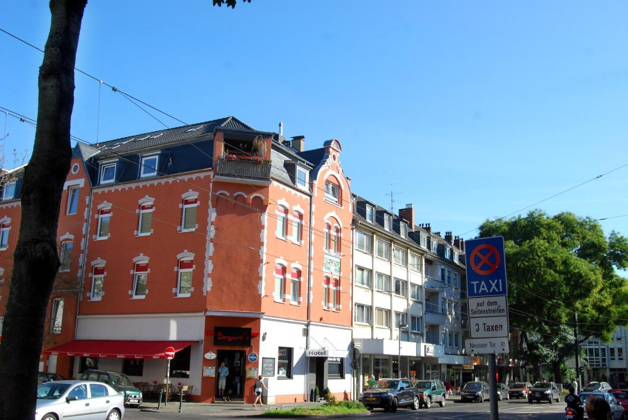 Hotel Rheinischer Hof Эркрат Экстерьер фото