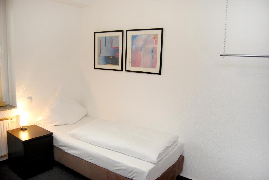 Hotel Rheinischer Hof Эркрат Номер фото